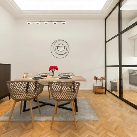 Space And Style In The Heart Of W 2br&2bt Apartament