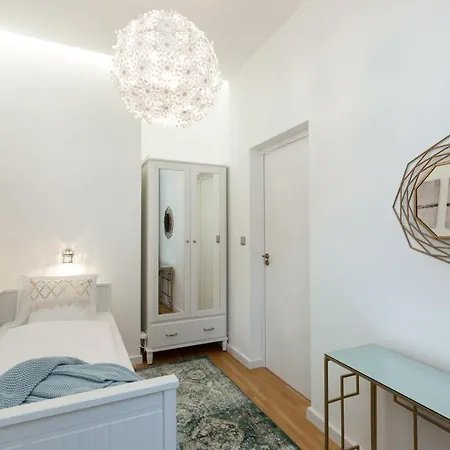 Apartment Space And Style In The Heart Of W 2br&2bt *
