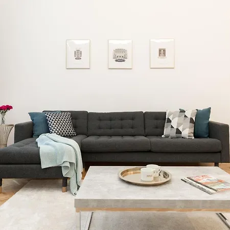 Space And Style In The Heart Of W 2br&2bt Budapest