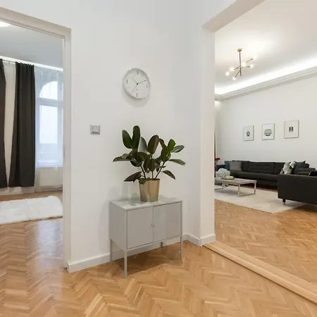 Space And Style In The Heart Of W 2br&2bt Апартаменты Будапешт